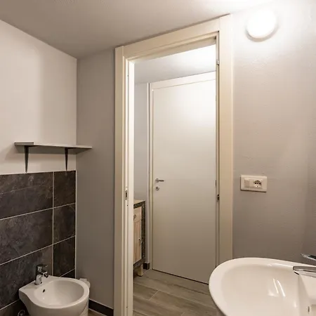Apartment Modern Studio In City Center City View 46 M² Balcony