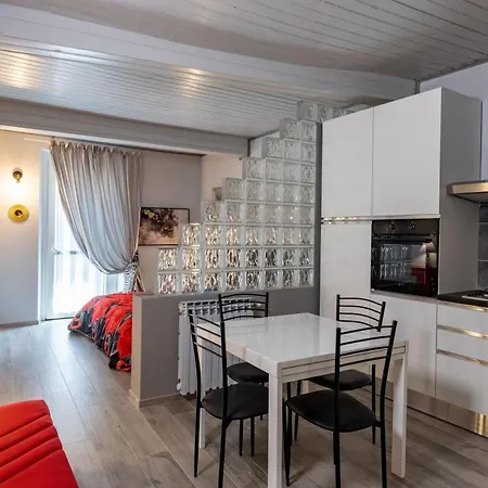 Modern Studio In City Center City View 46 M² Balcony *